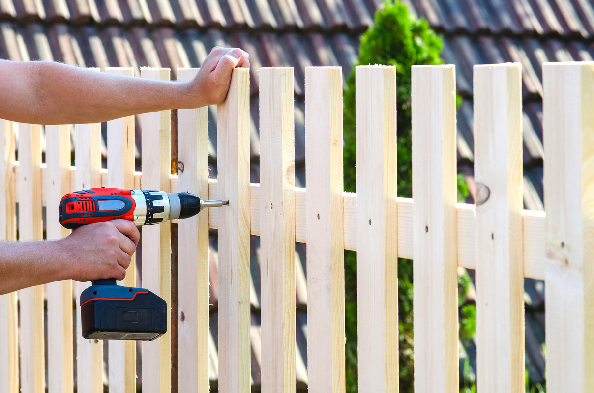 How To Maintain A Wood Fence
